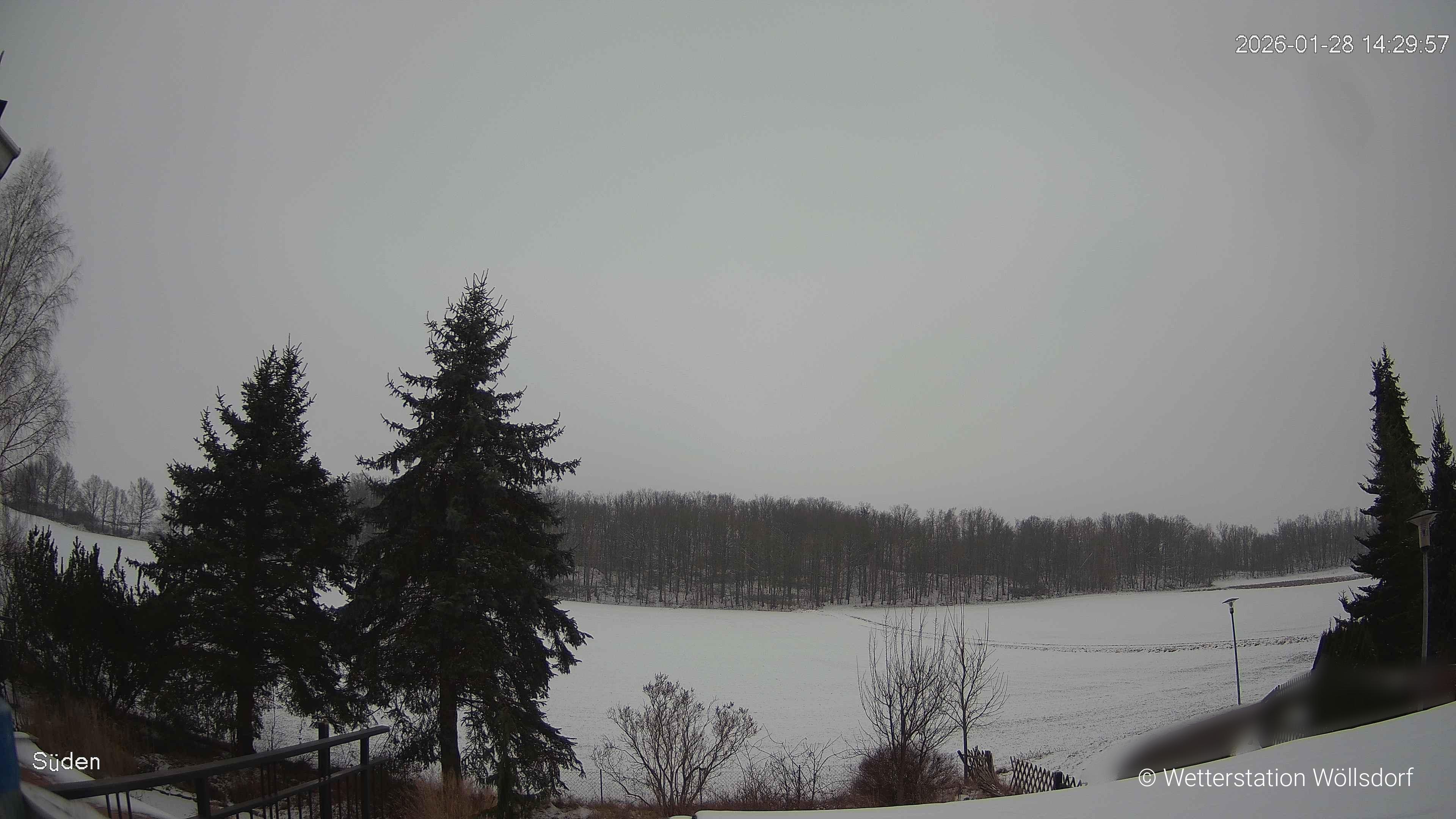Blick von Wöllsdorf in Richtung Süden auf den Höhenzug des Pfaffenberges