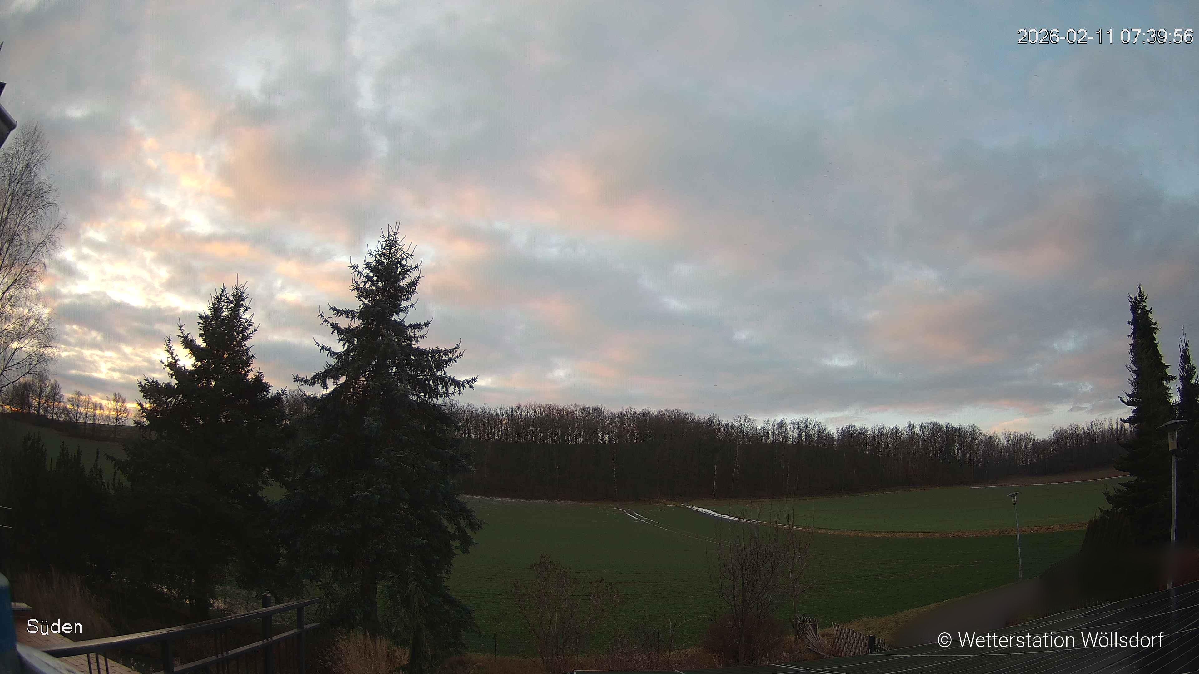 Blick von Wöllsdorf in Richtung Süden auf den Höhenzug des Pfaffenberges