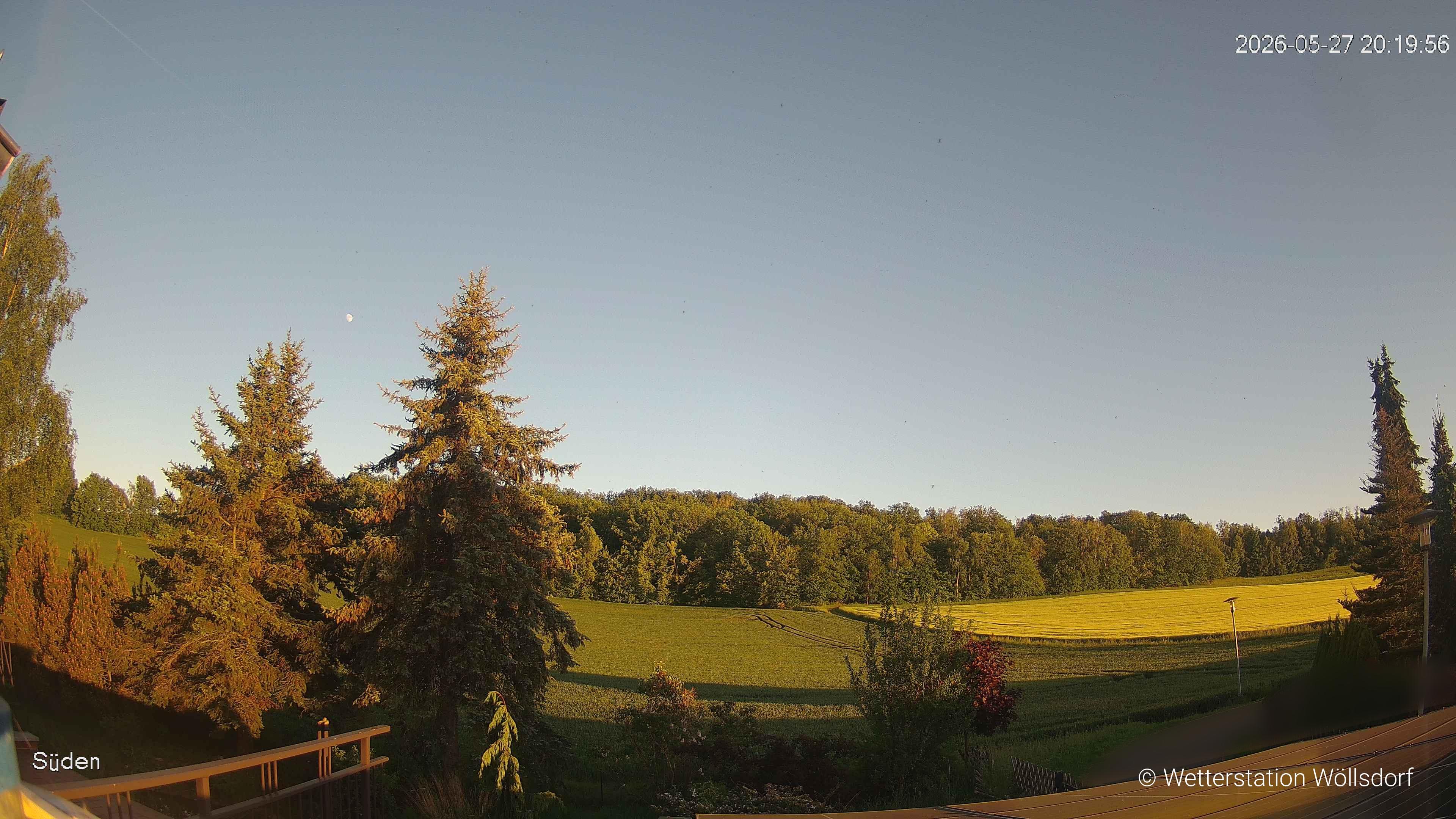 Blick von Wöllsdorf in Richtung Süden auf den Höhenzug des Pfaffenberges