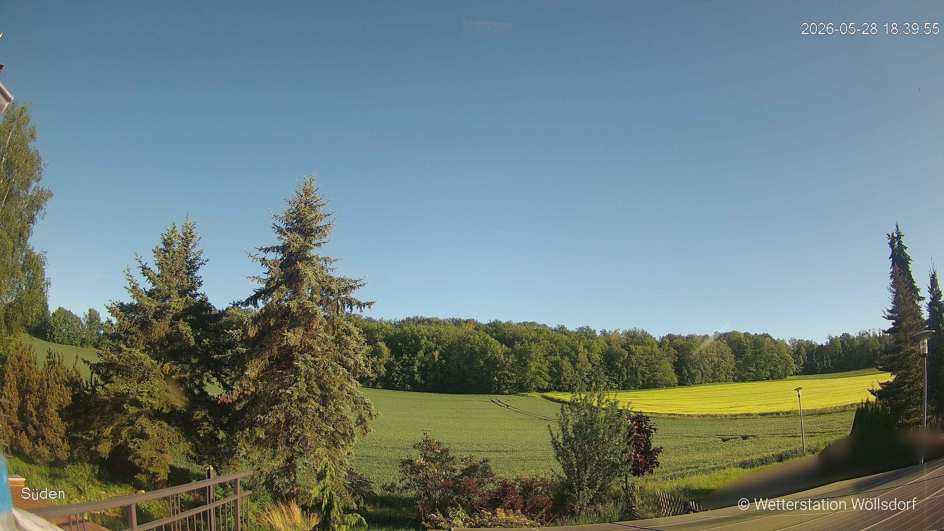 Blick von Wöllsdorf in Richtung Süden auf den Höhenzug des Pfaffenberges