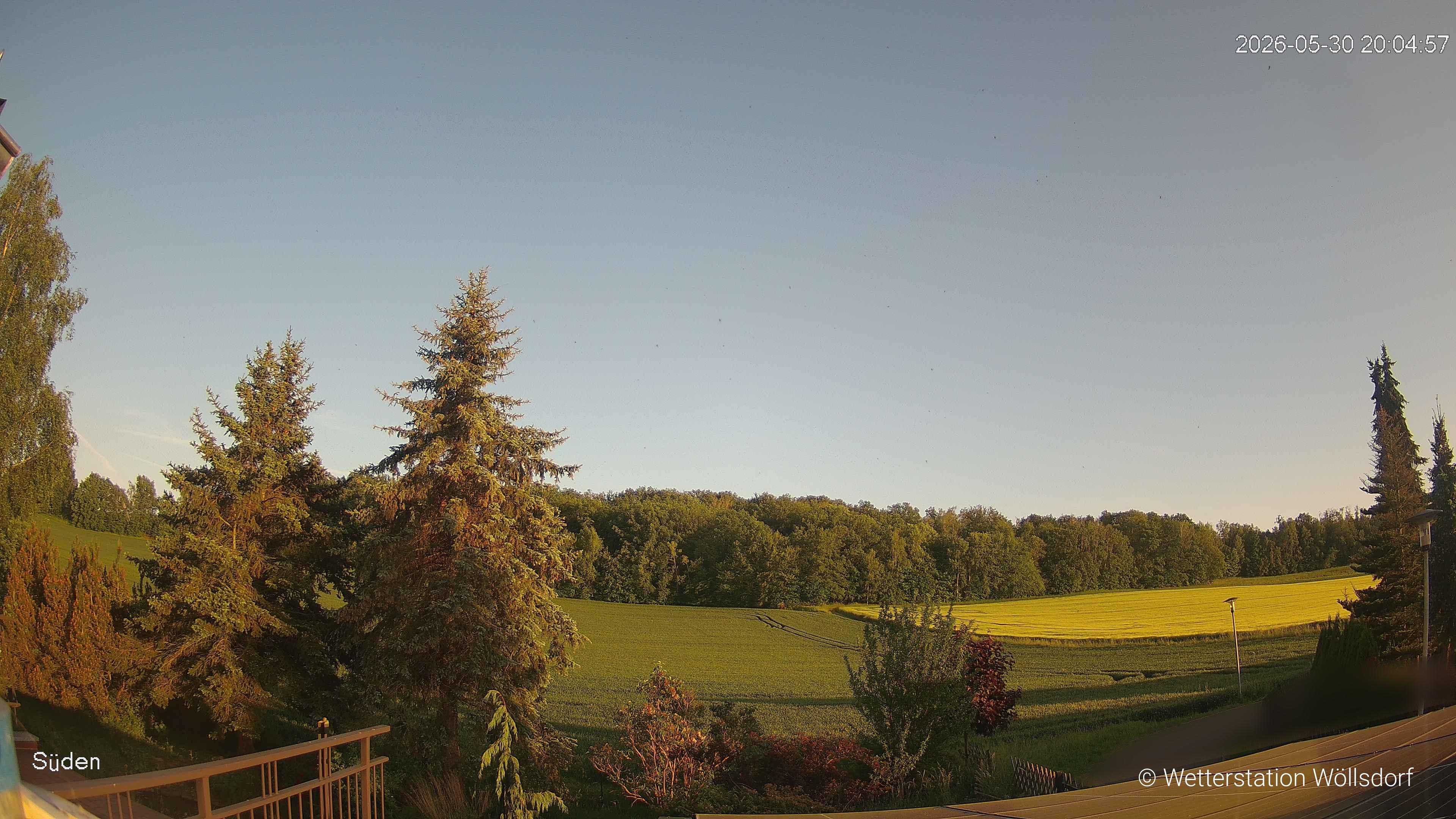 Blick von Wöllsdorf in Richtung Süden auf den Höhenzug des Pfaffenberges