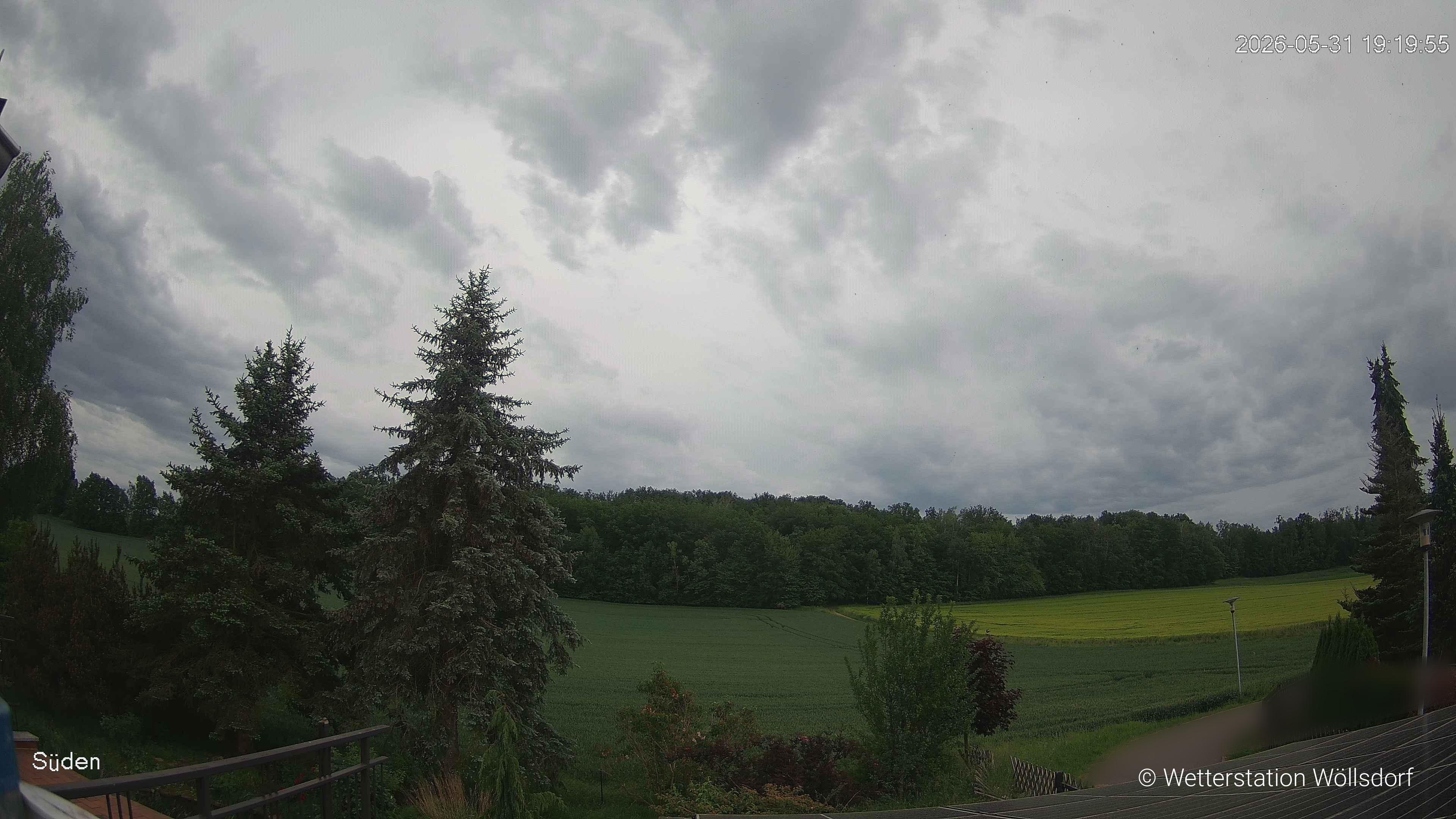 Blick von Wöllsdorf in Richtung Süden auf den Höhenzug des Pfaffenberges