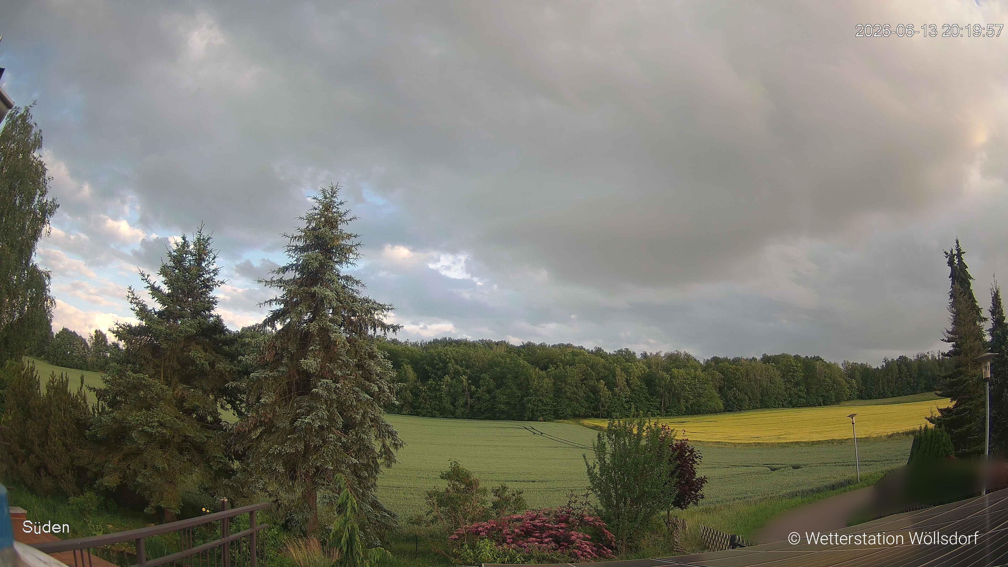 Blick von Wöllsdorf in Richtung Süden auf den Höhenzug des Pfaffenberges