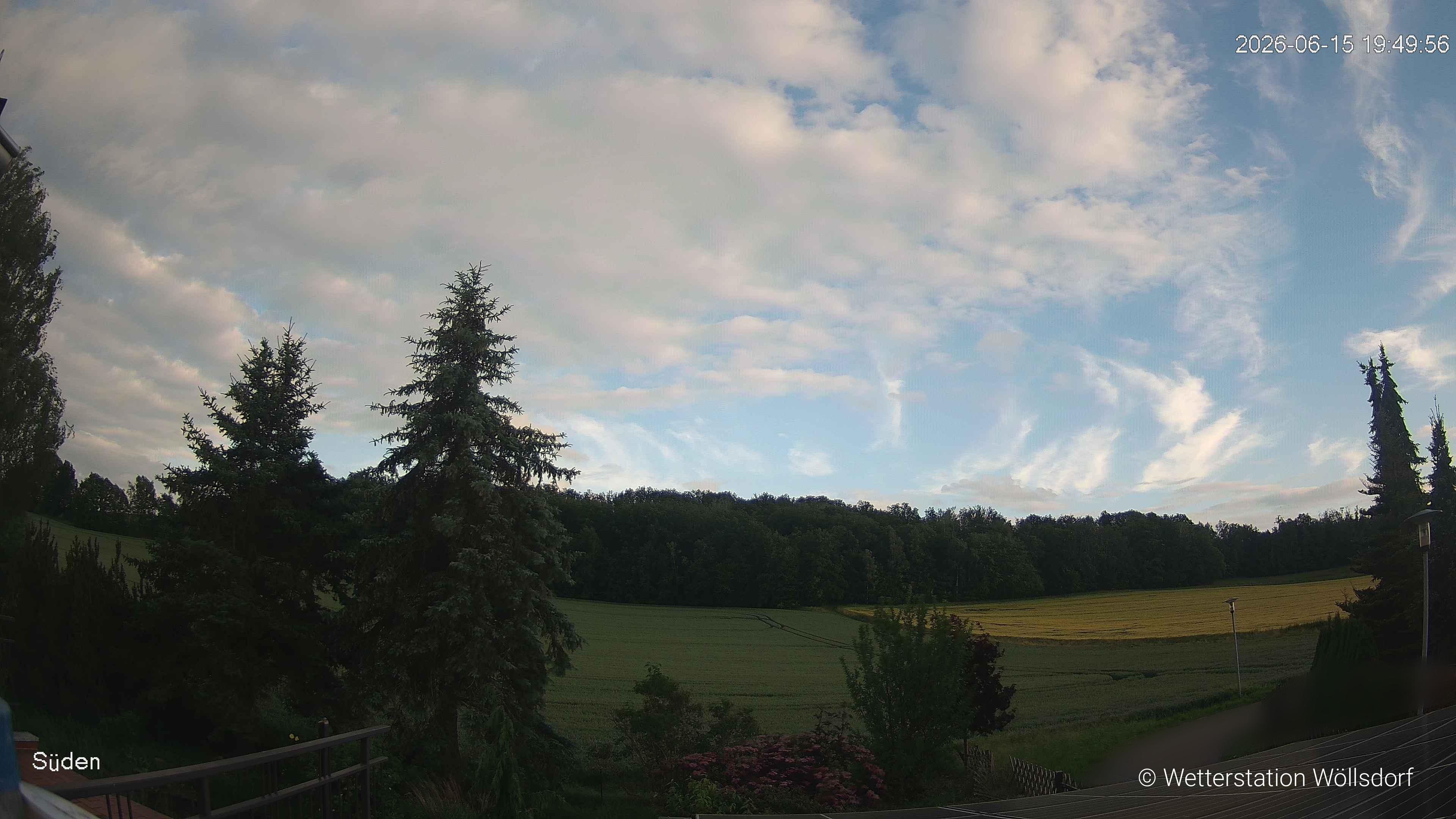 Blick von Wöllsdorf in Richtung Süden auf den Höhenzug des Pfaffenberges