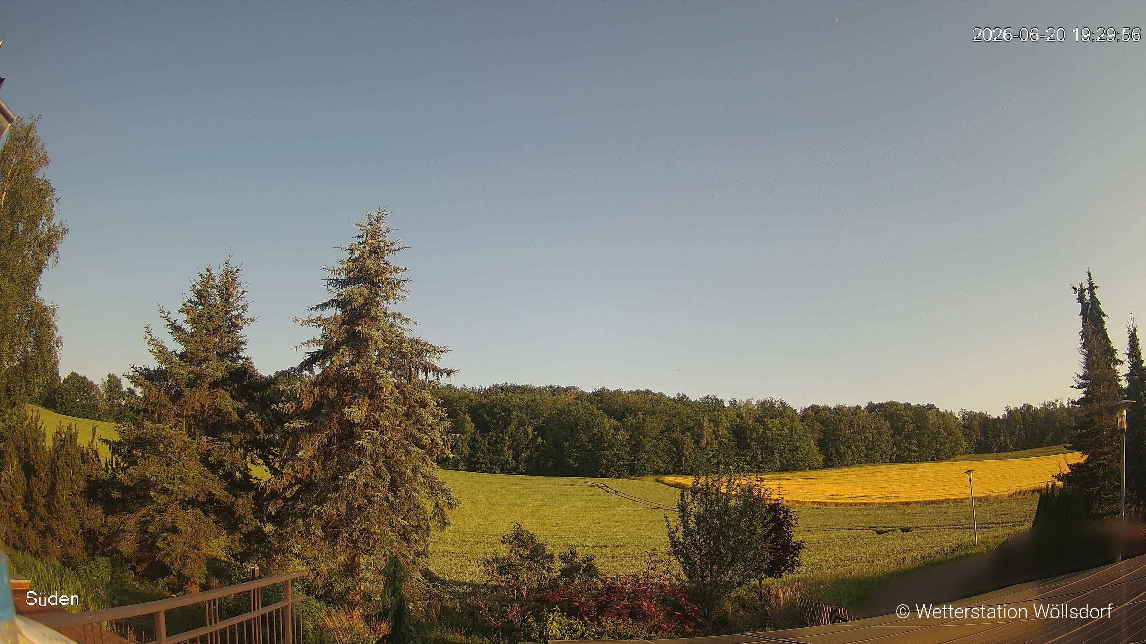 Blick von Wöllsdorf in Richtung Süden auf den Höhenzug des Pfaffenberges