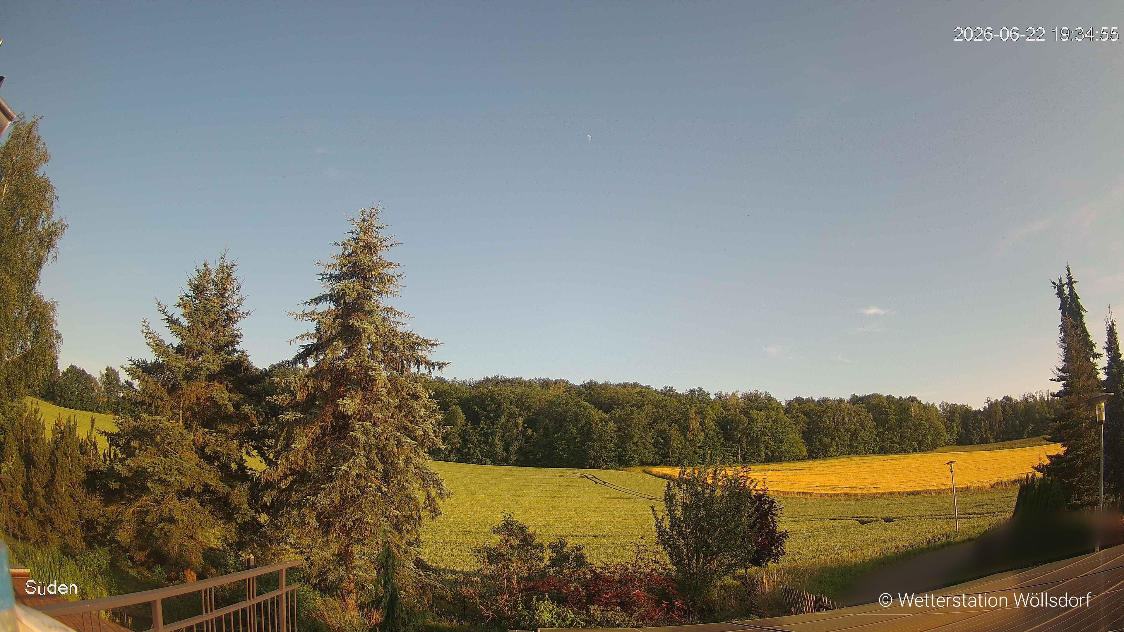 Blick von Wöllsdorf in Richtung Süden auf den Höhenzug des Pfaffenberges