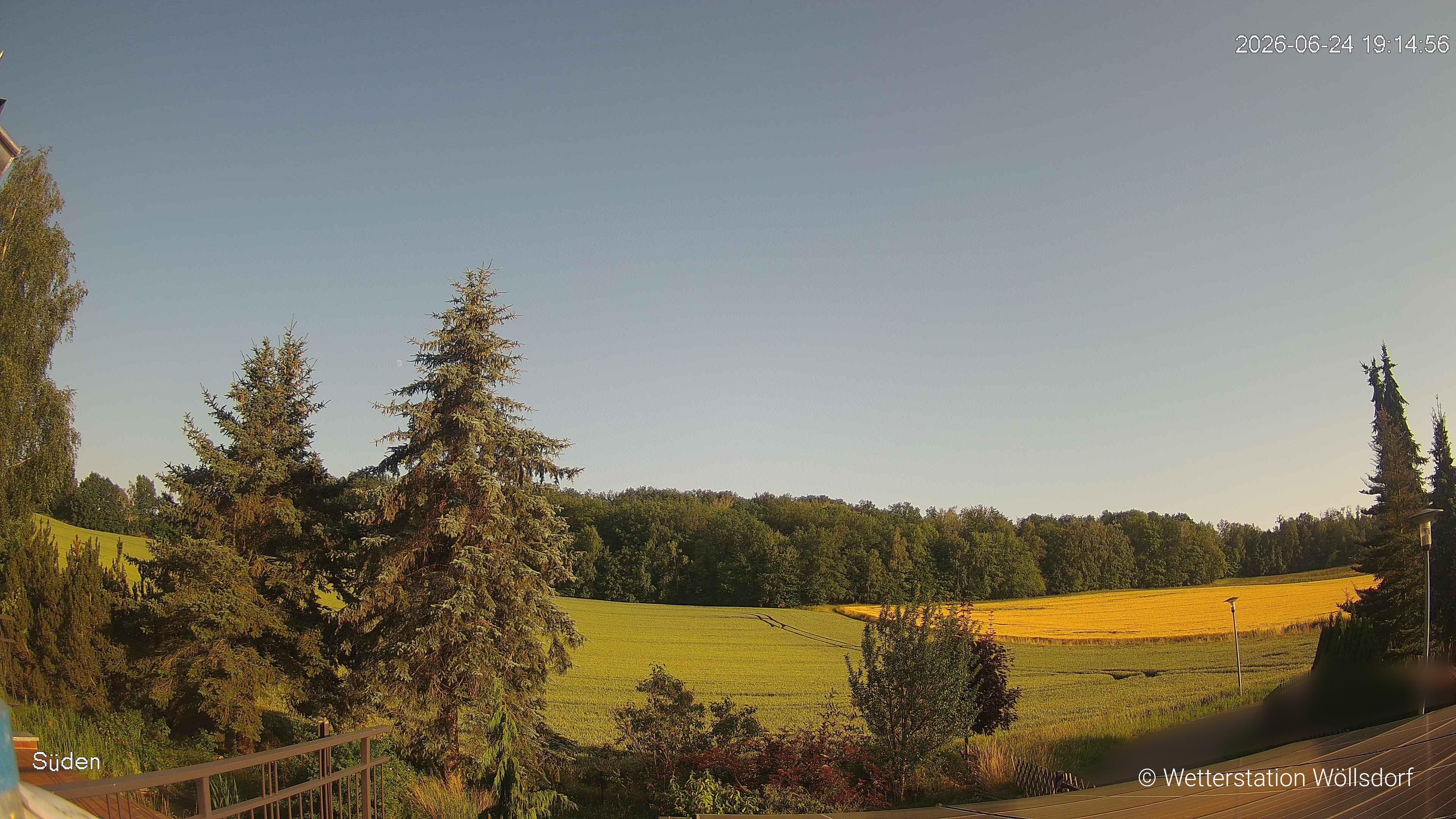 Blick von Wöllsdorf in Richtung Süden auf den Höhenzug des Pfaffenberges