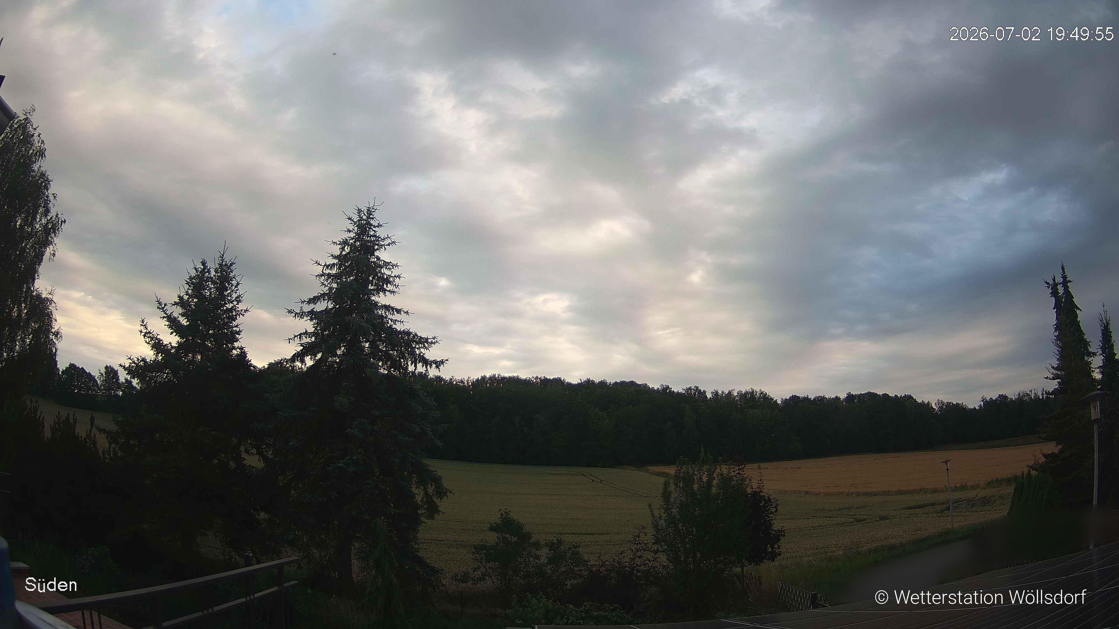 Blick von Wöllsdorf in Richtung Süden auf den Höhenzug des Pfaffenberges