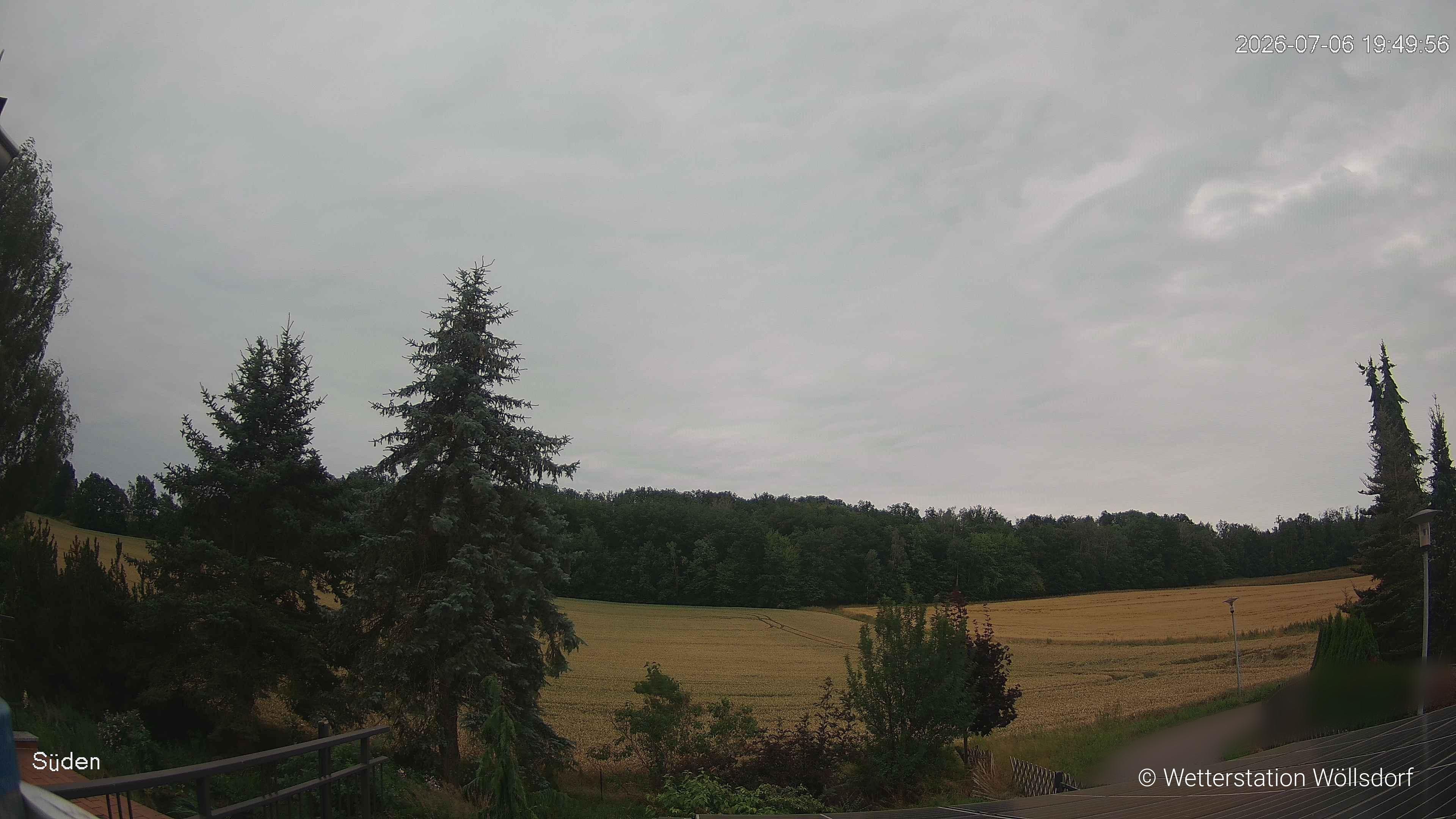 Blick von Wöllsdorf in Richtung Süden auf den Höhenzug des Pfaffenberges