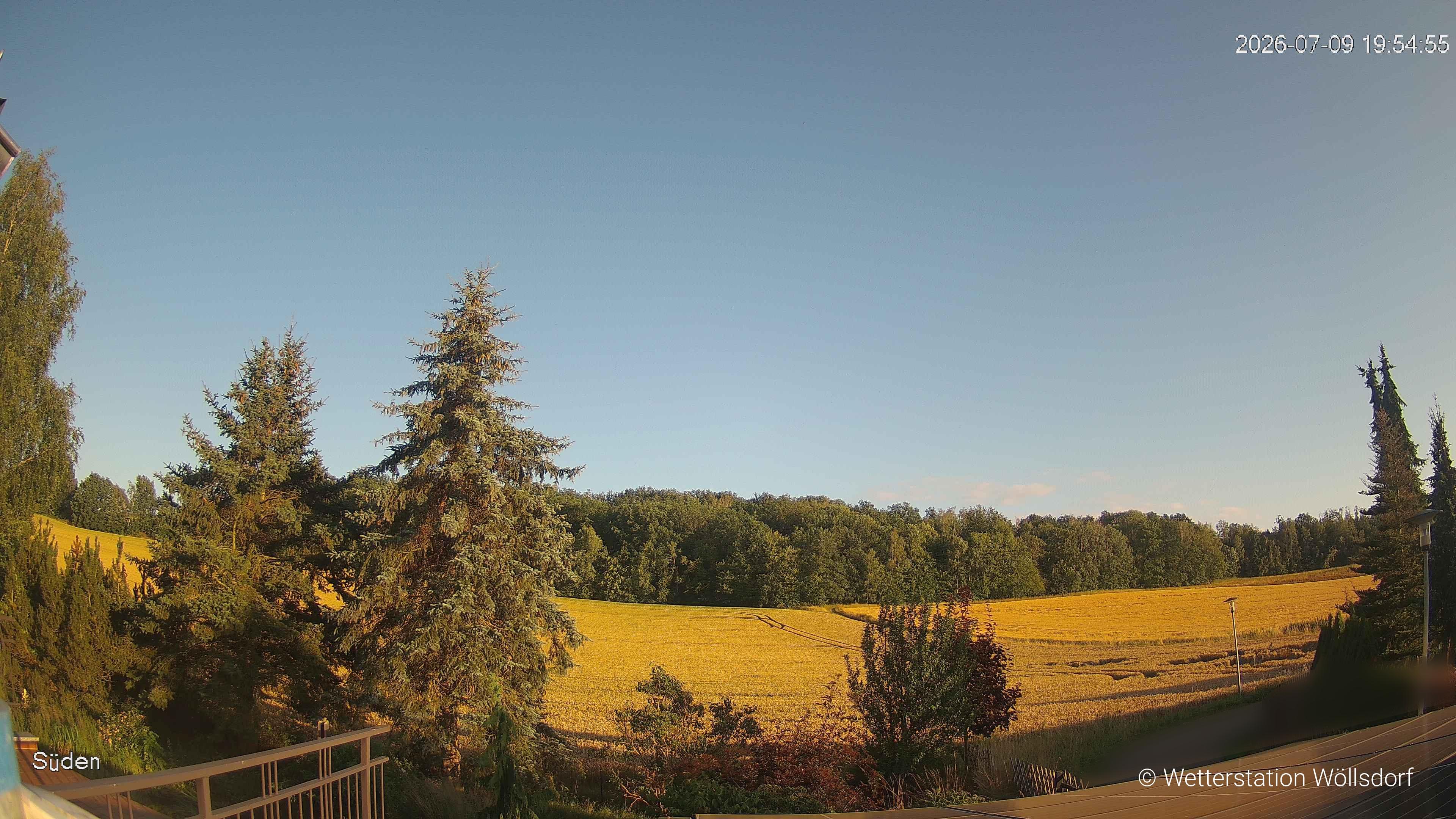 Blick von Wöllsdorf in Richtung Süden auf den Höhenzug des Pfaffenberges