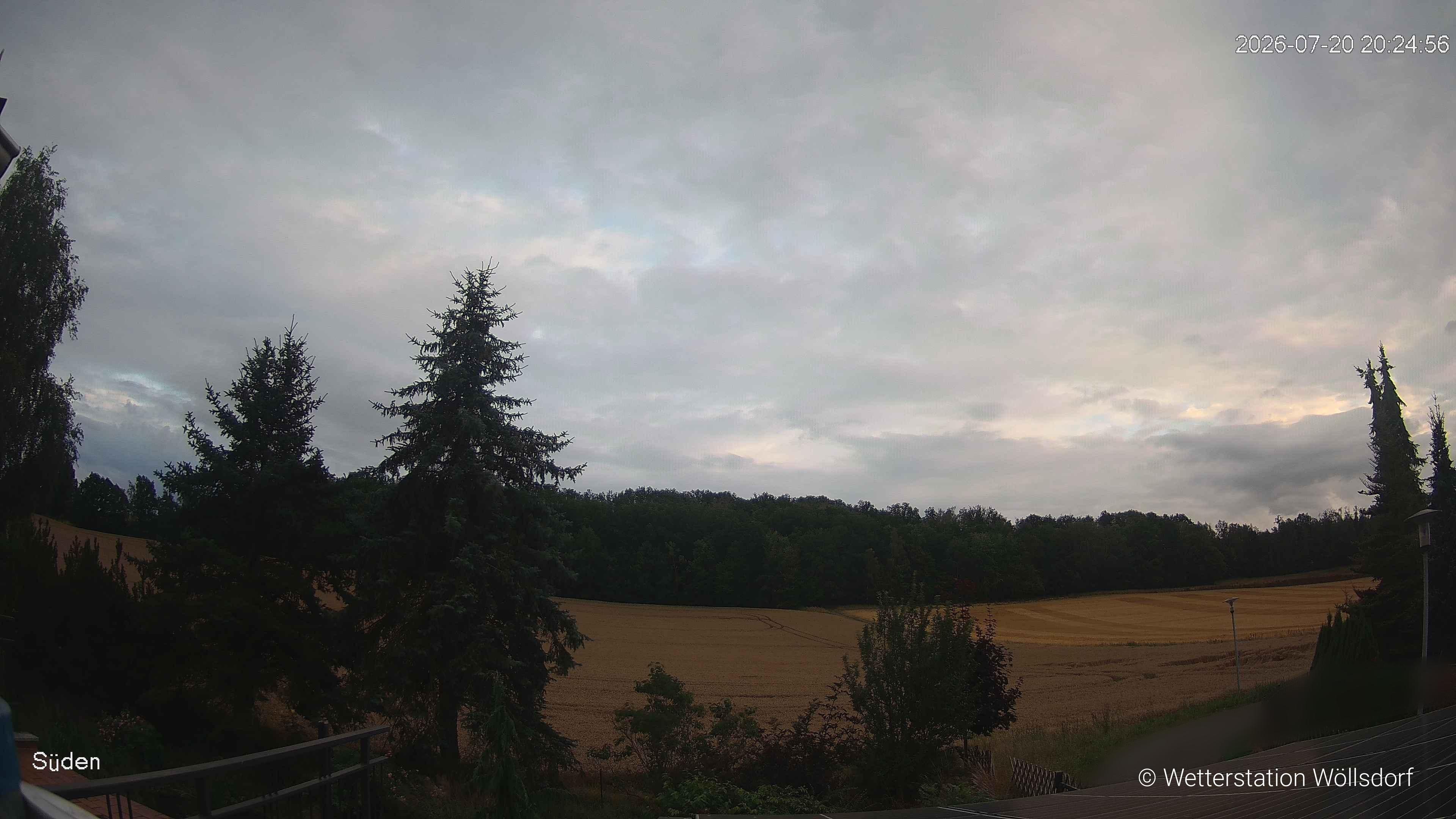 Blick von Wöllsdorf in Richtung Süden auf den Höhenzug des Pfaffenberges