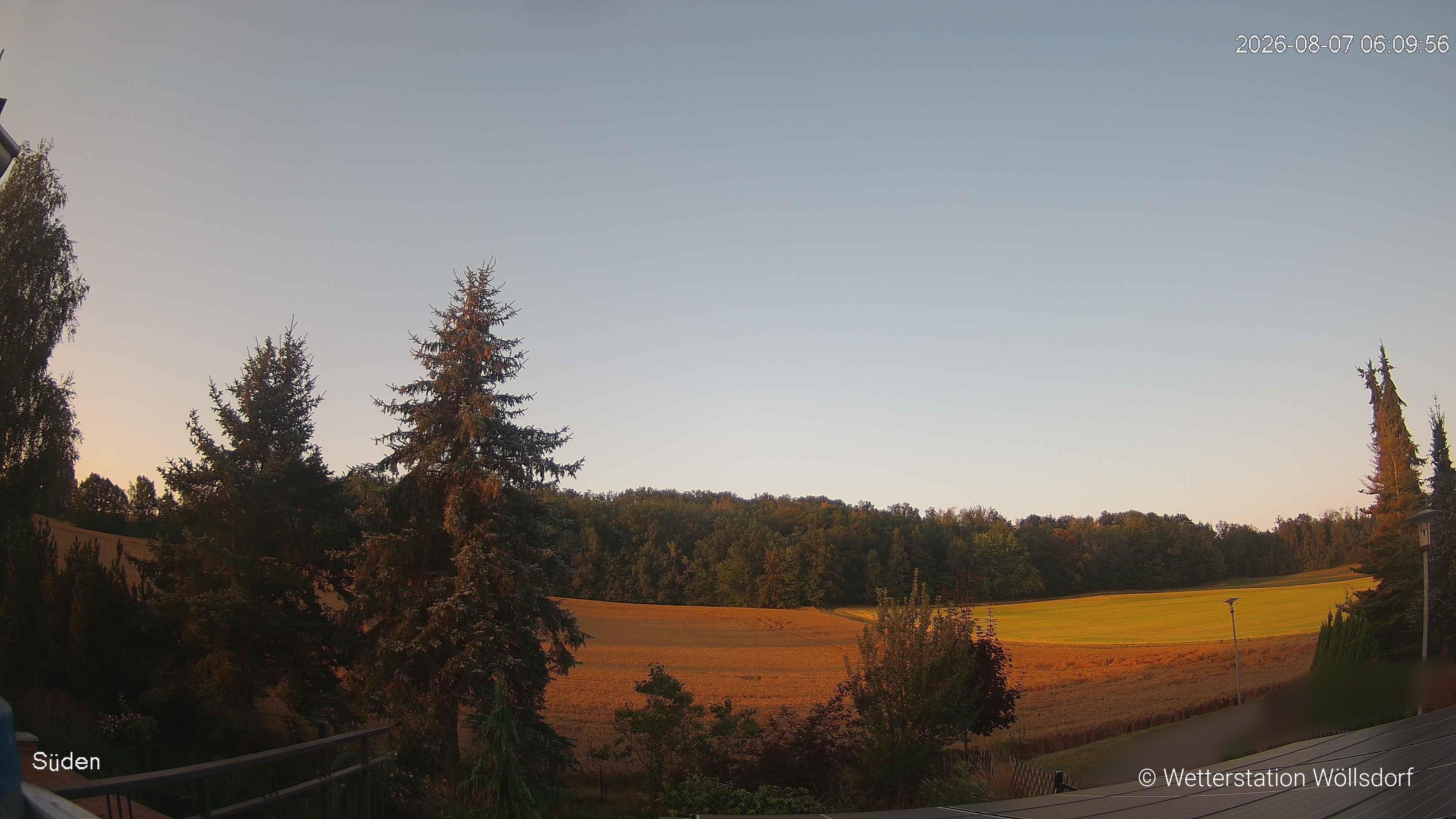Blick von Wöllsdorf in Richtung Süden auf den Höhenzug des Pfaffenberges