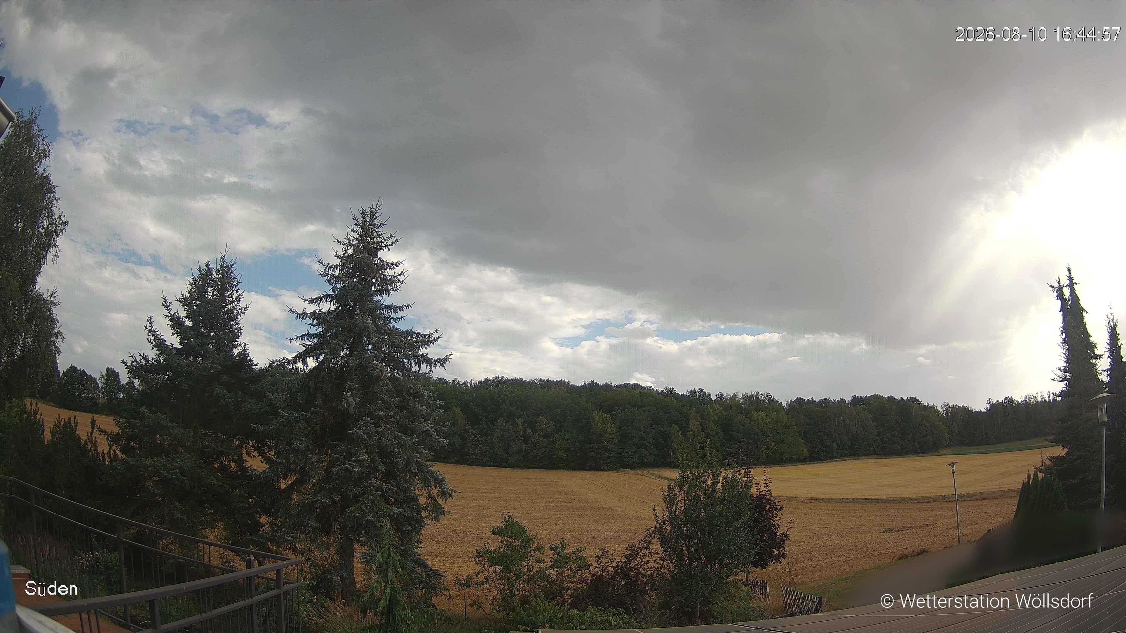 Blick von Wöllsdorf in Richtung Süden auf den Höhenzug des Pfaffenberges