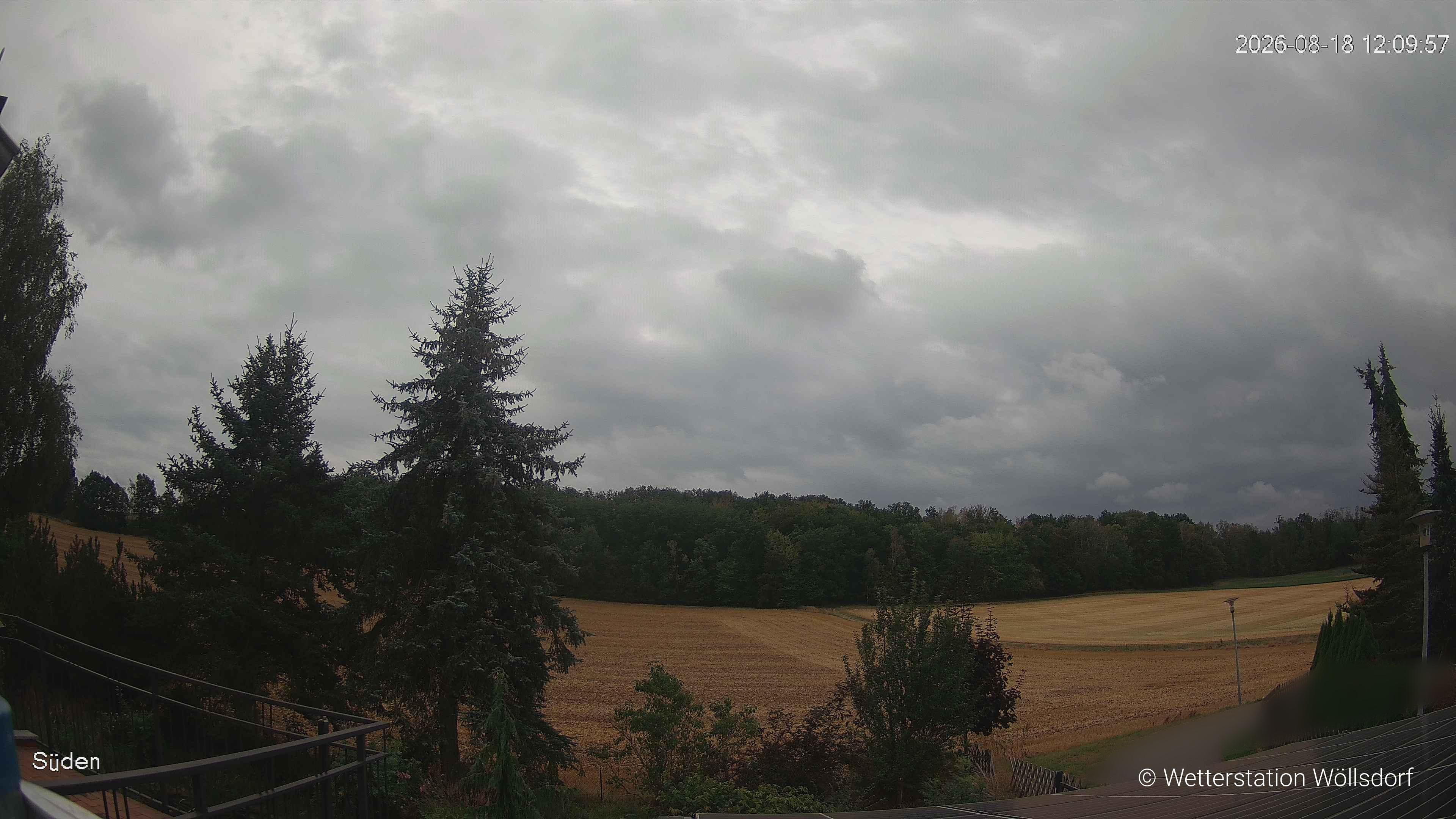 Blick von Wöllsdorf in Richtung Süden auf den Höhenzug des Pfaffenberges