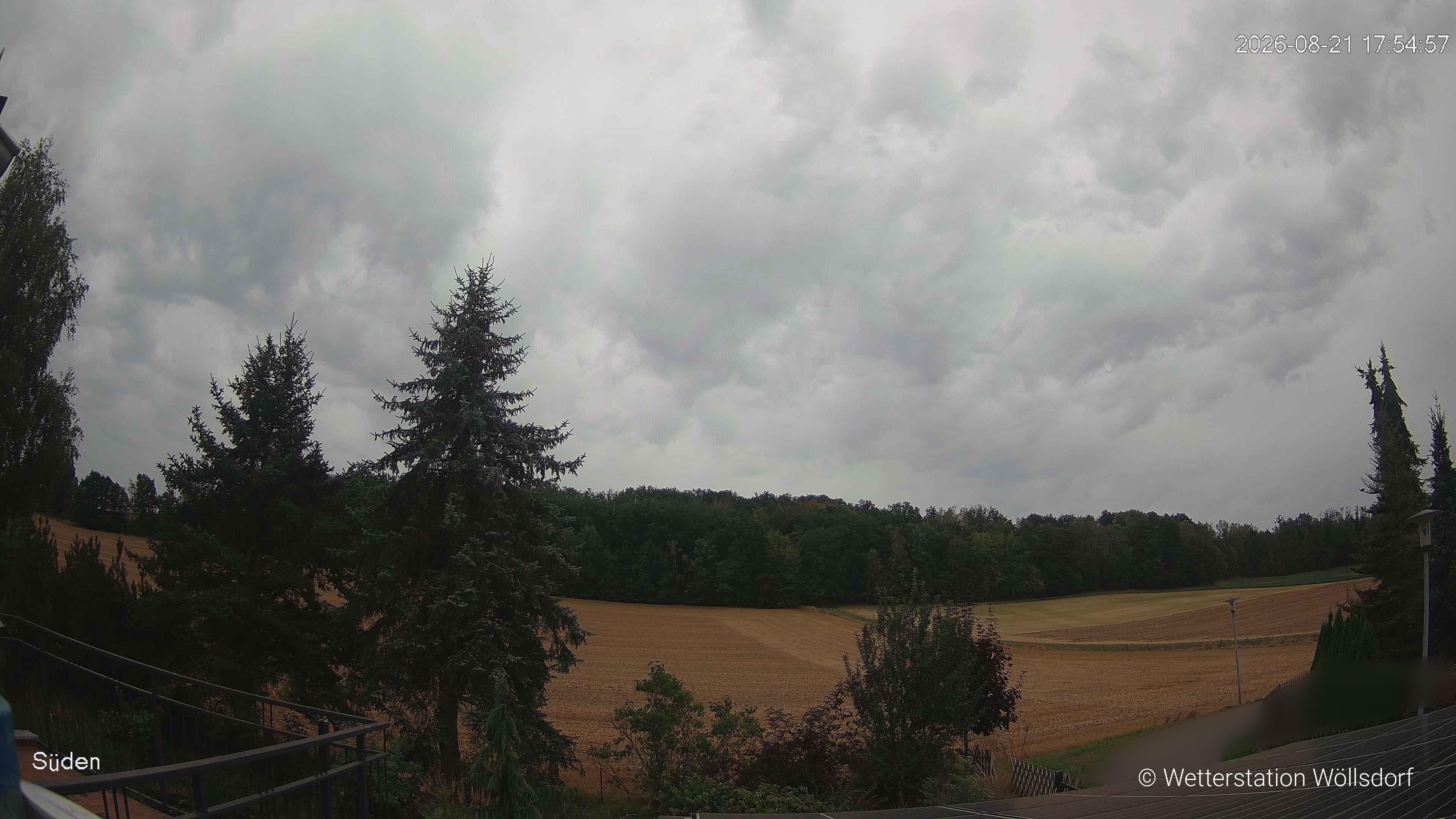 Blick von Wöllsdorf in Richtung Süden auf den Höhenzug des Pfaffenberges