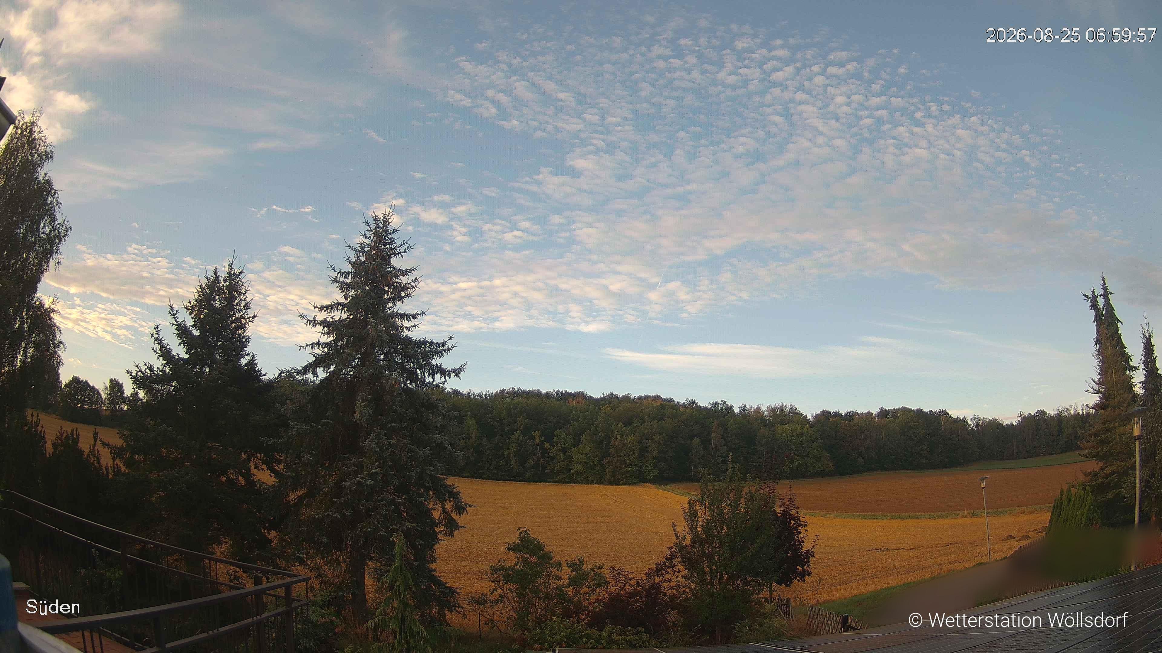 Blick von Wöllsdorf in Richtung Süden auf den Höhenzug des Pfaffenberges