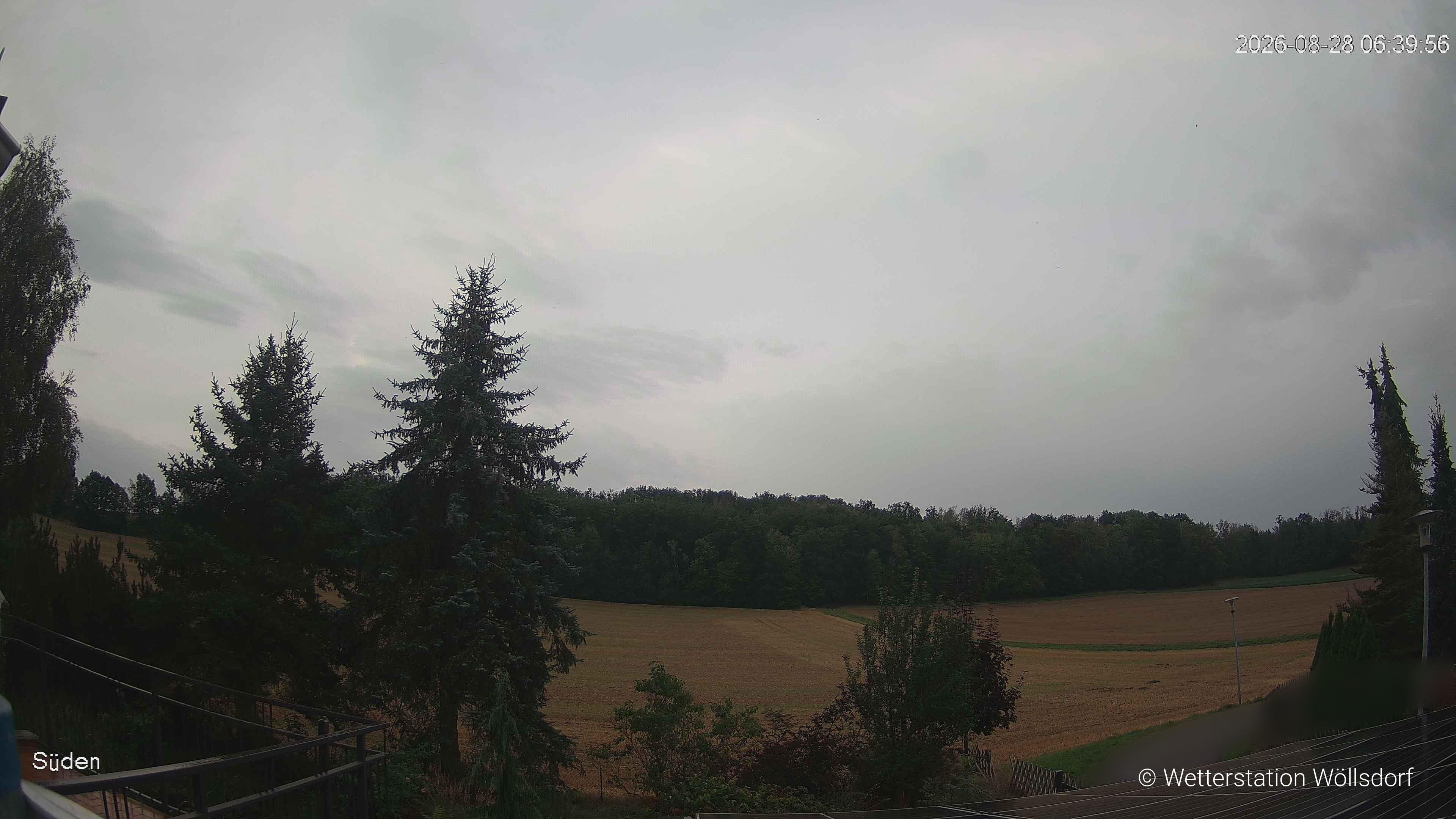 Blick von Wöllsdorf in Richtung Süden auf den Höhenzug des Pfaffenberges