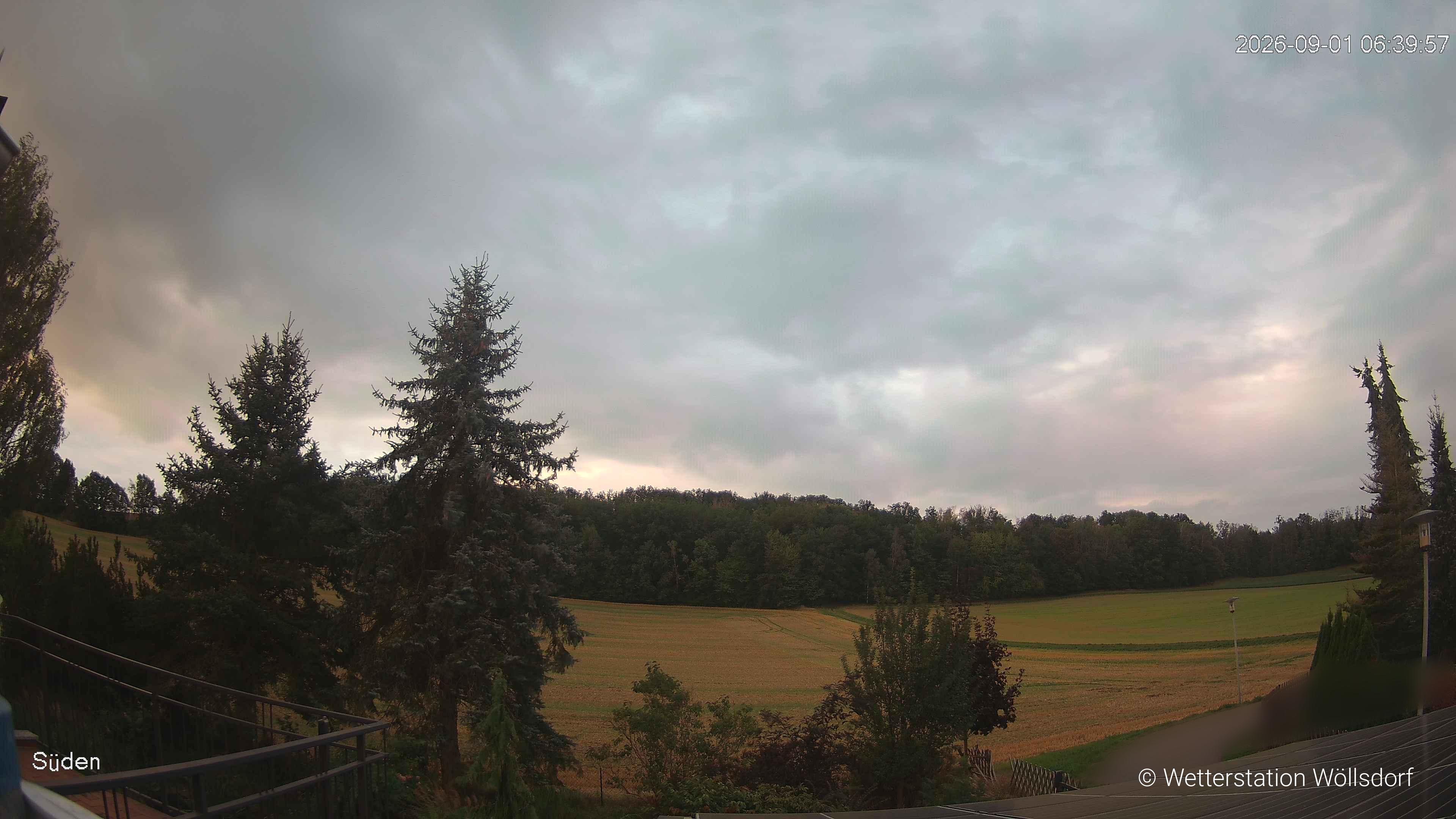 Blick von Wöllsdorf in Richtung Süden auf den Höhenzug des Pfaffenberges