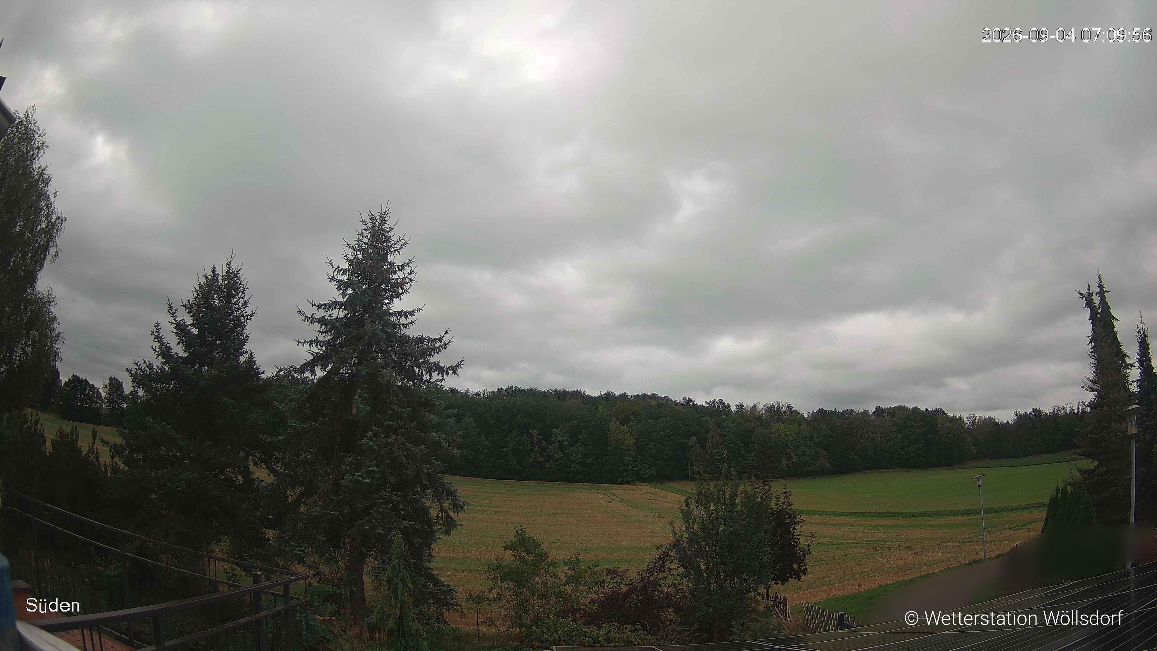 Blick von Wöllsdorf in Richtung Süden auf den Höhenzug des Pfaffenberges