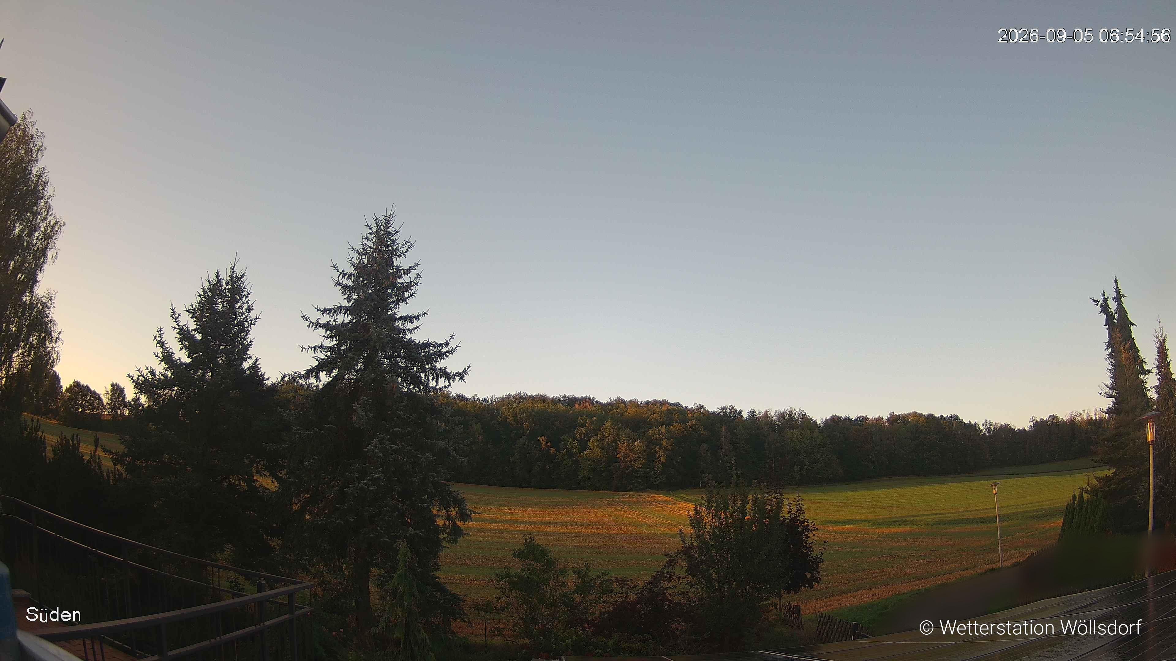 Blick von Wöllsdorf in Richtung Süden auf den Höhenzug des Pfaffenberges